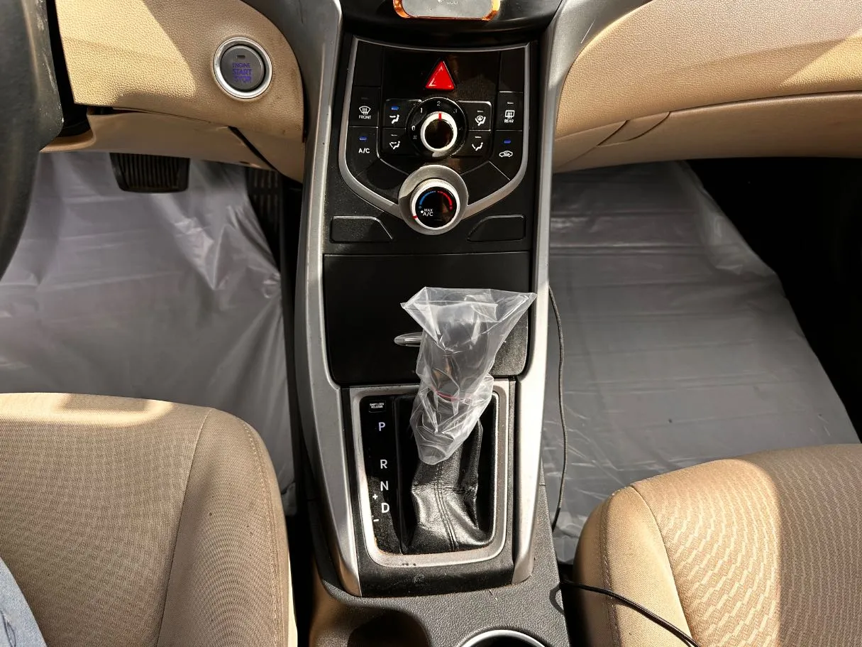 Car image 16