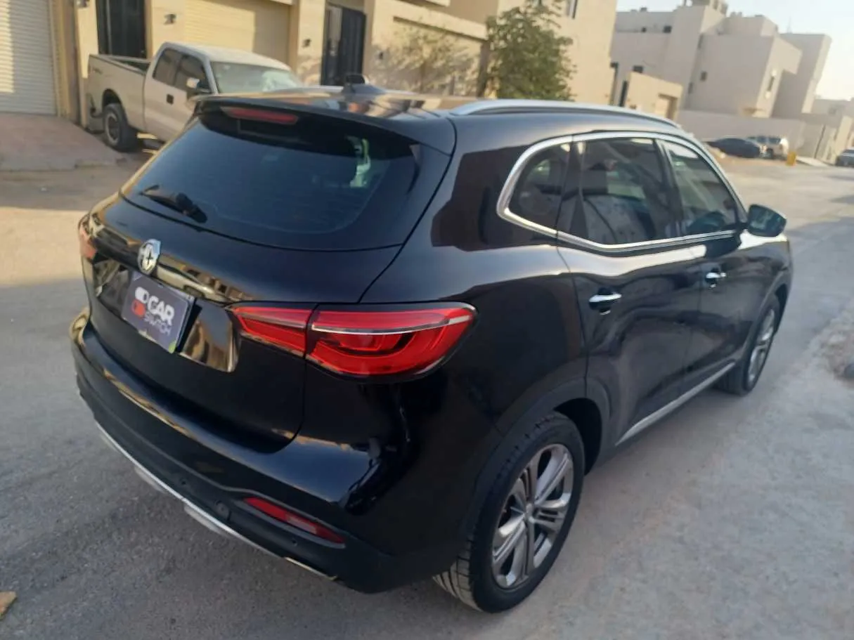 Car image 5