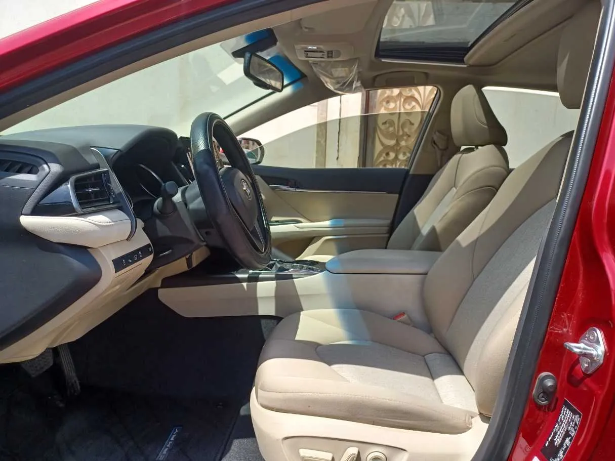Car image 11