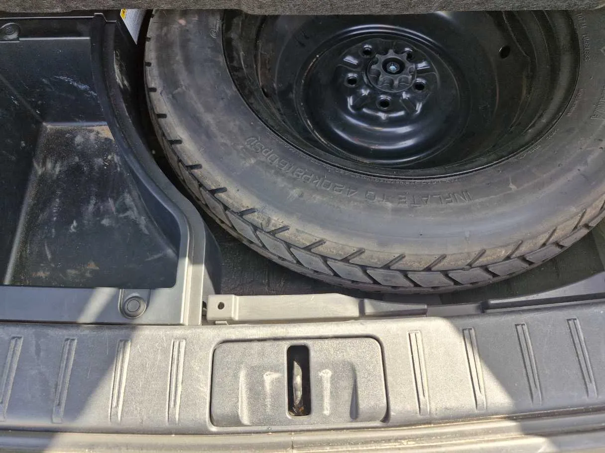 Car image 23