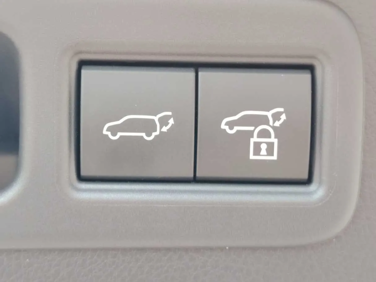 Car image 36