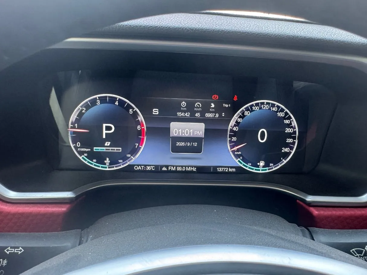 Car image 17