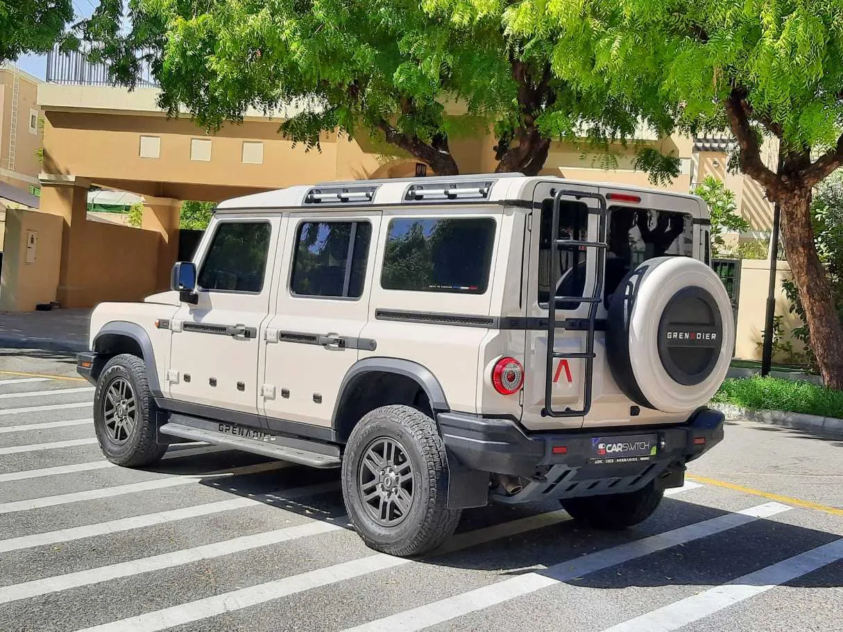 Car image 7