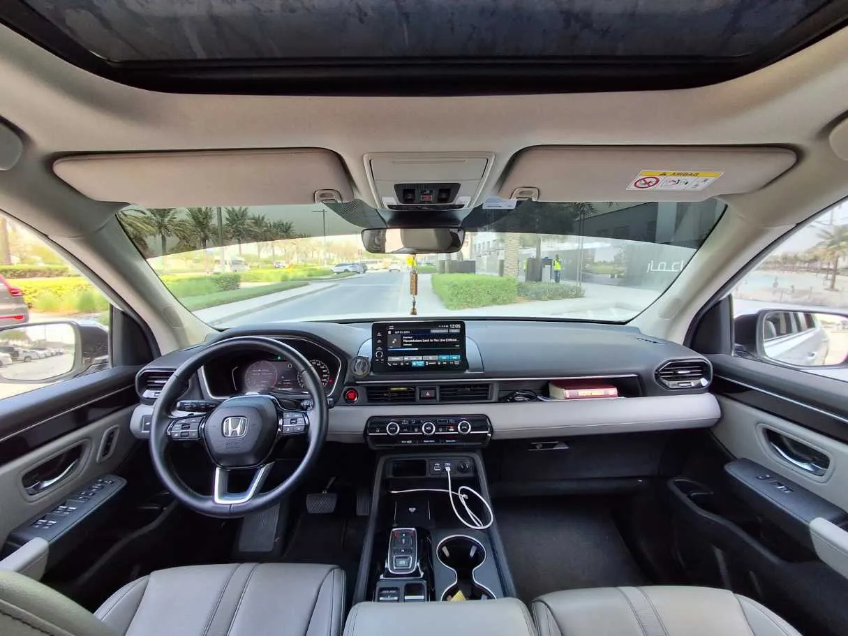 Car image 19