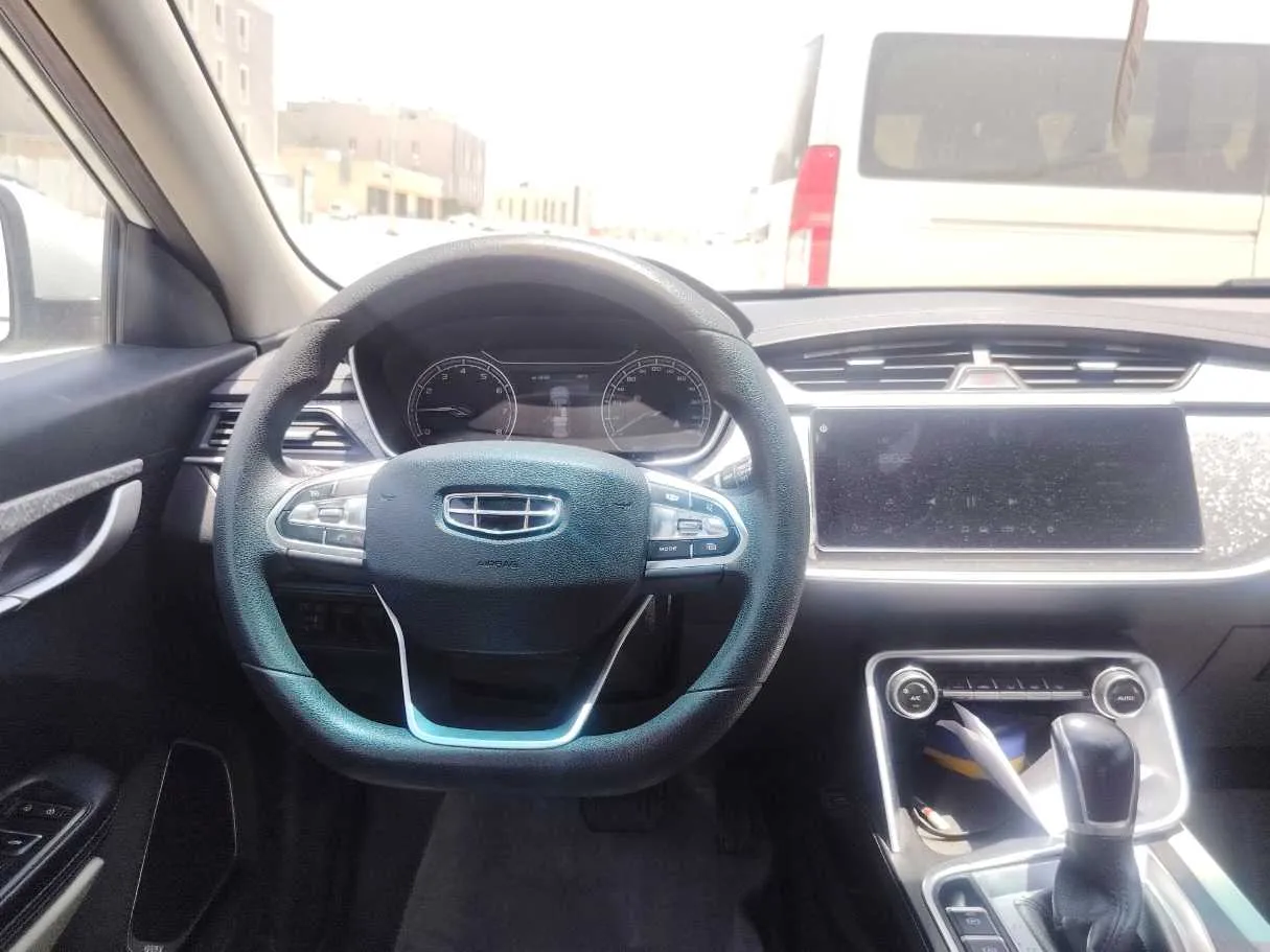 Car image 19