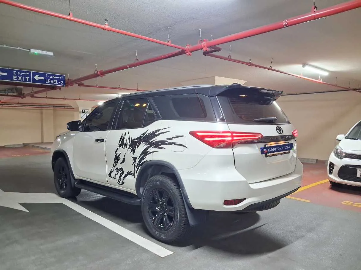 Car image 7