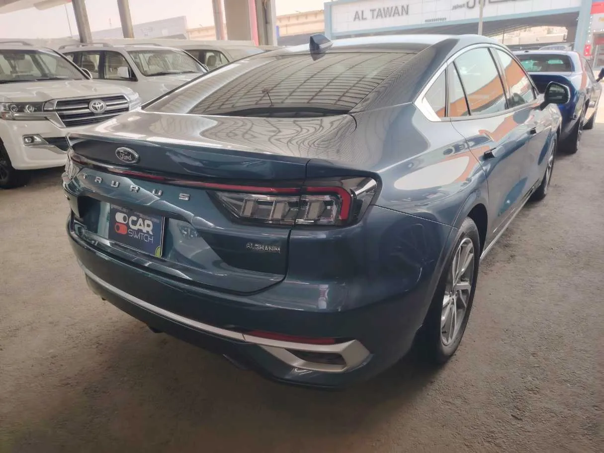 Car image 5