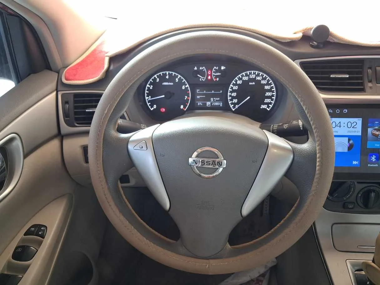 Car image 18