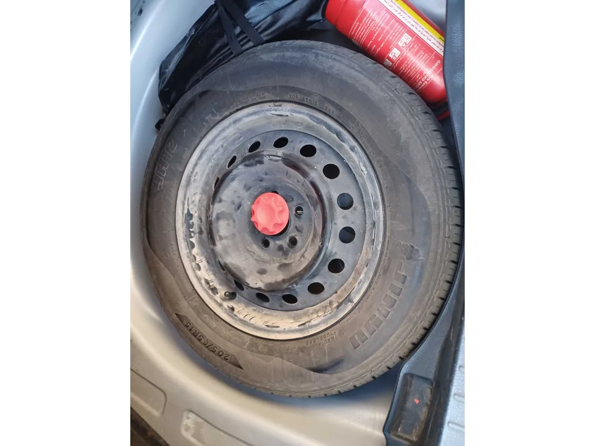 Car image 22