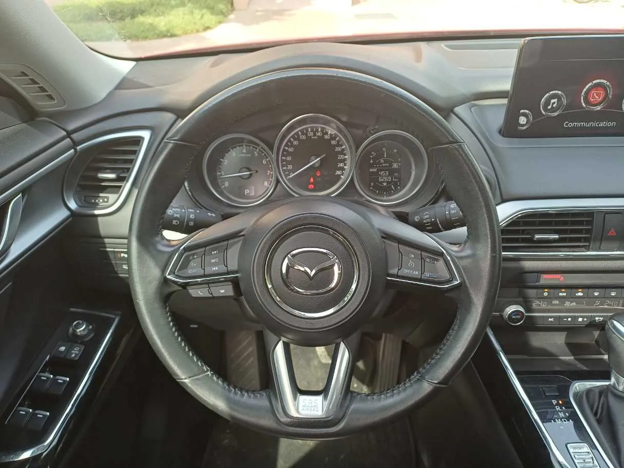 Car image 17