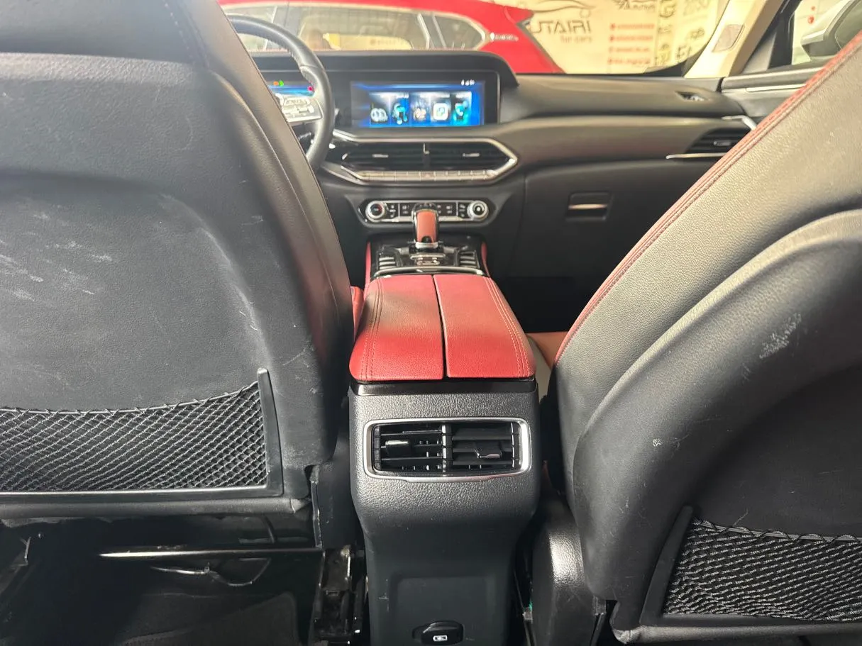 Car image 17
