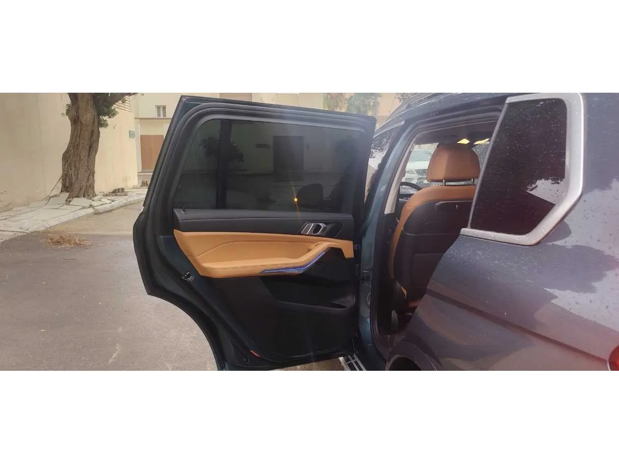 Car image 28