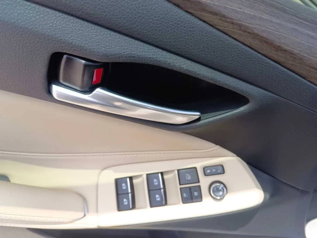 Car image 35
