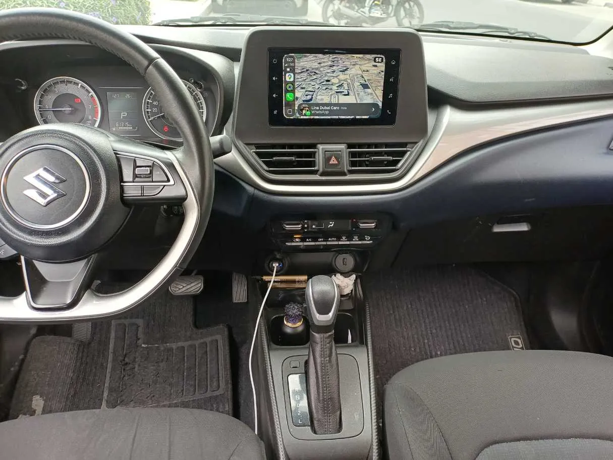 Car image 15