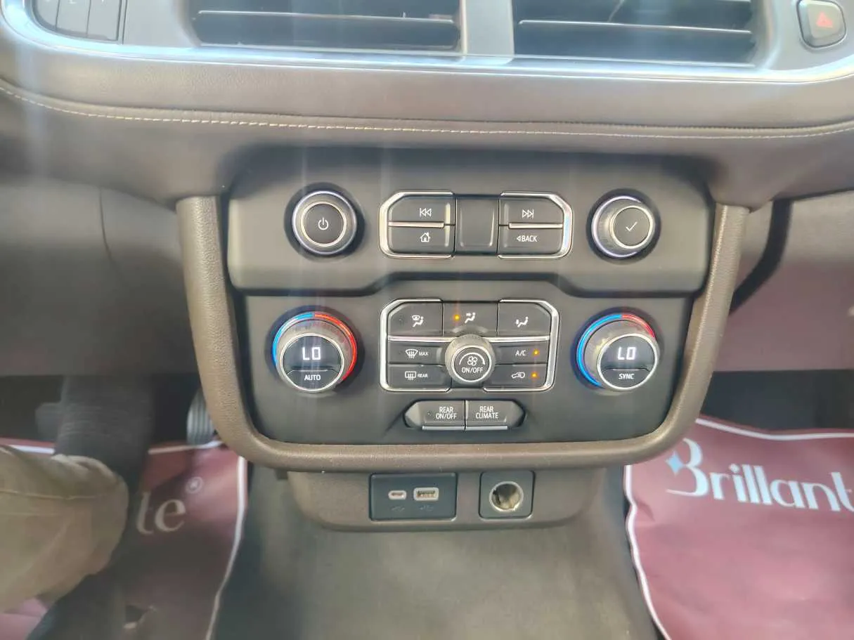 Car image 23