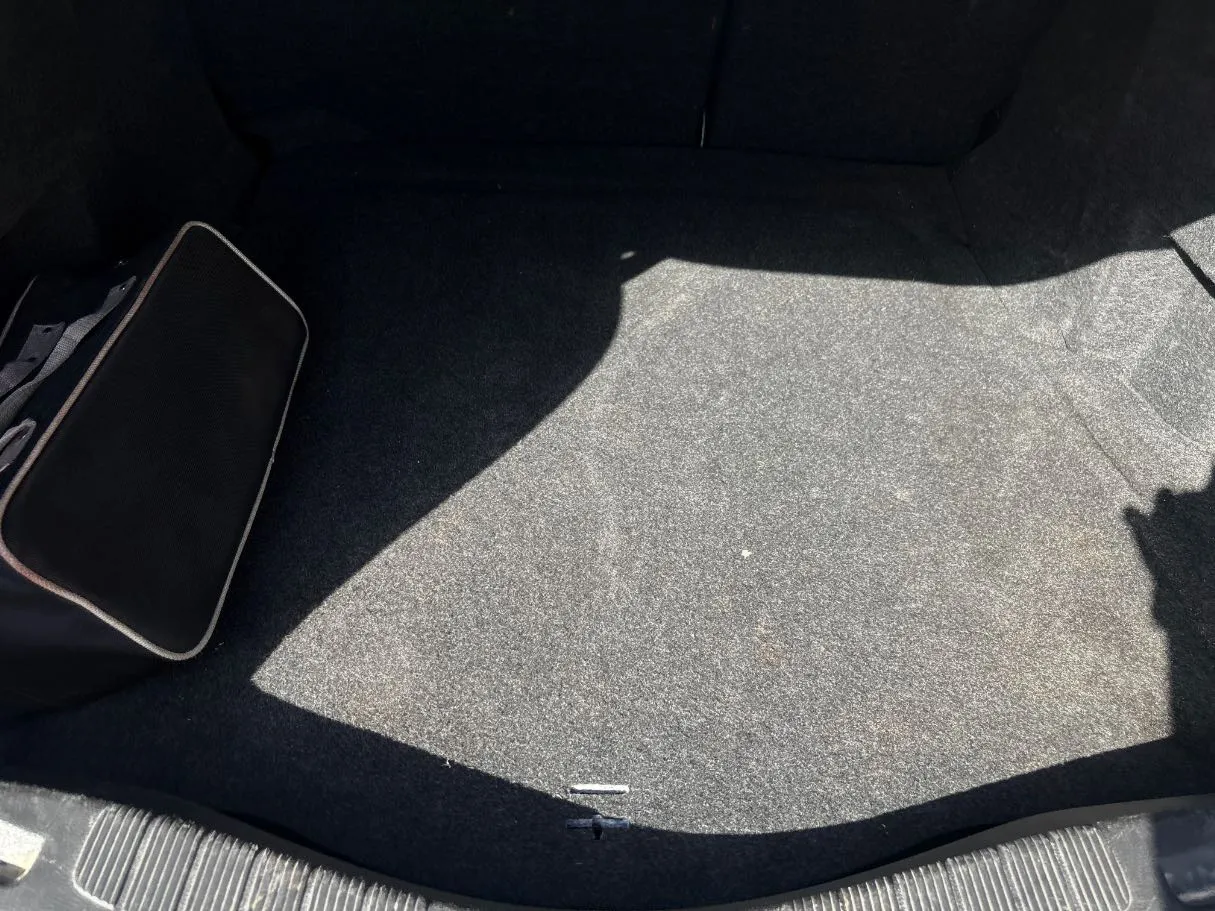 Car image 25