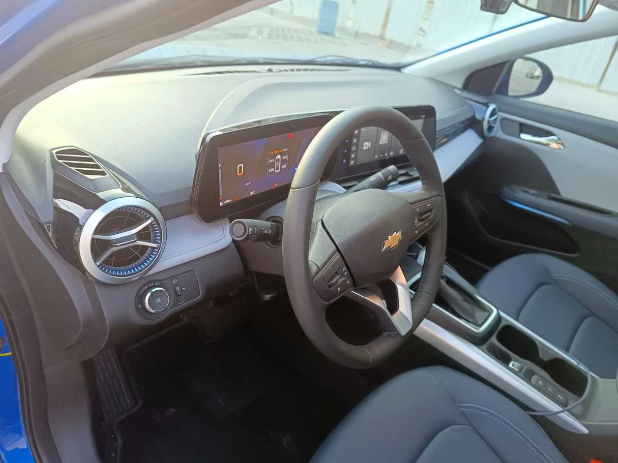 Car image 13