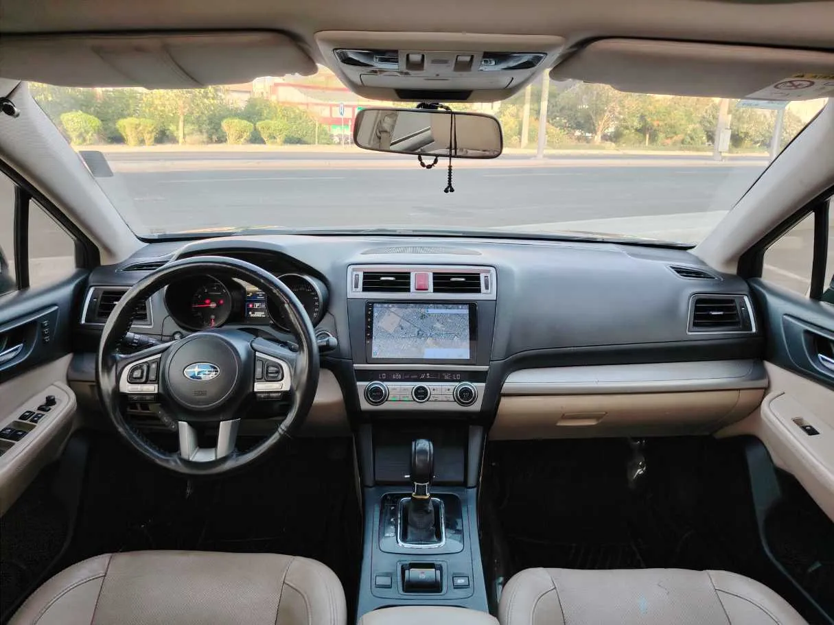 Car image 18