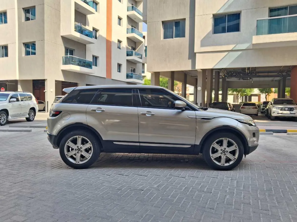 Car image 8