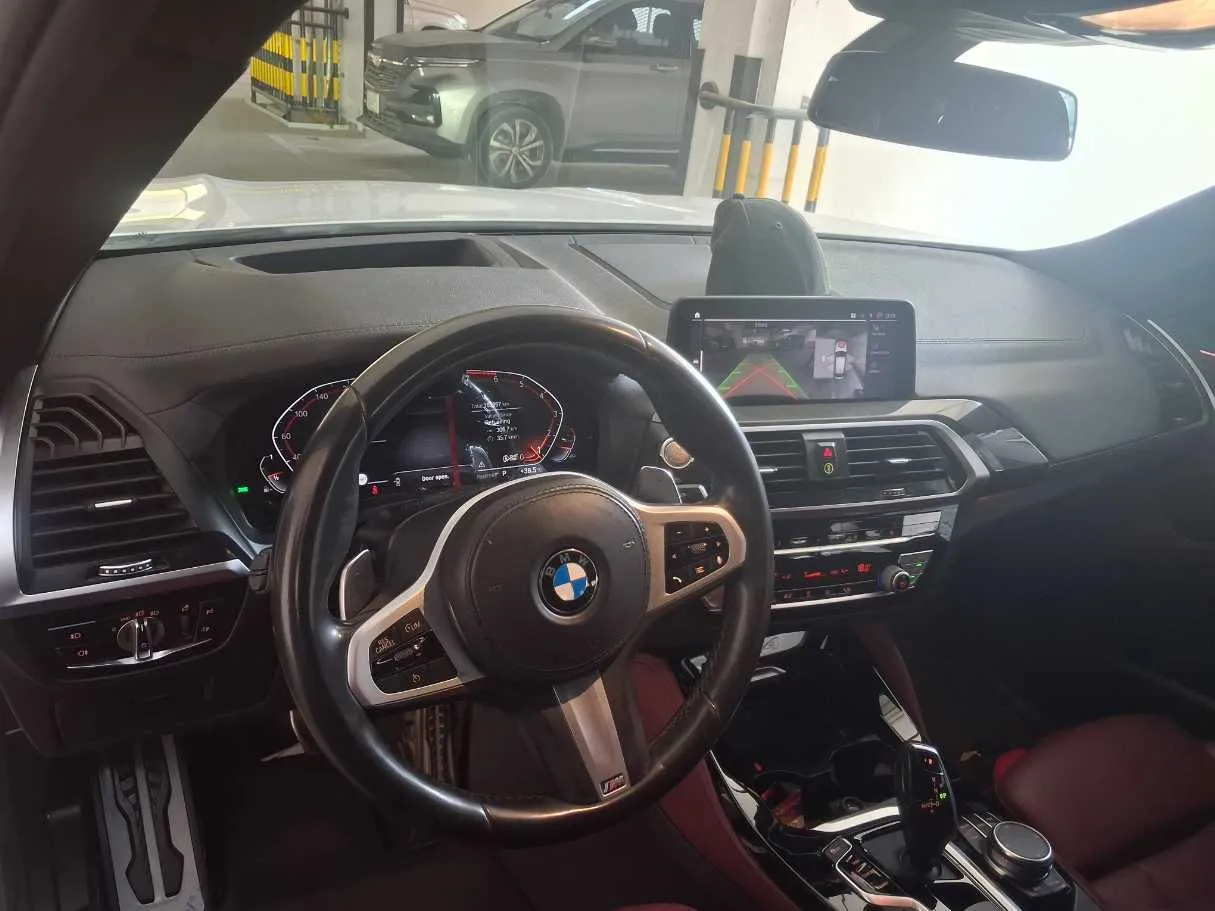 Car image 11