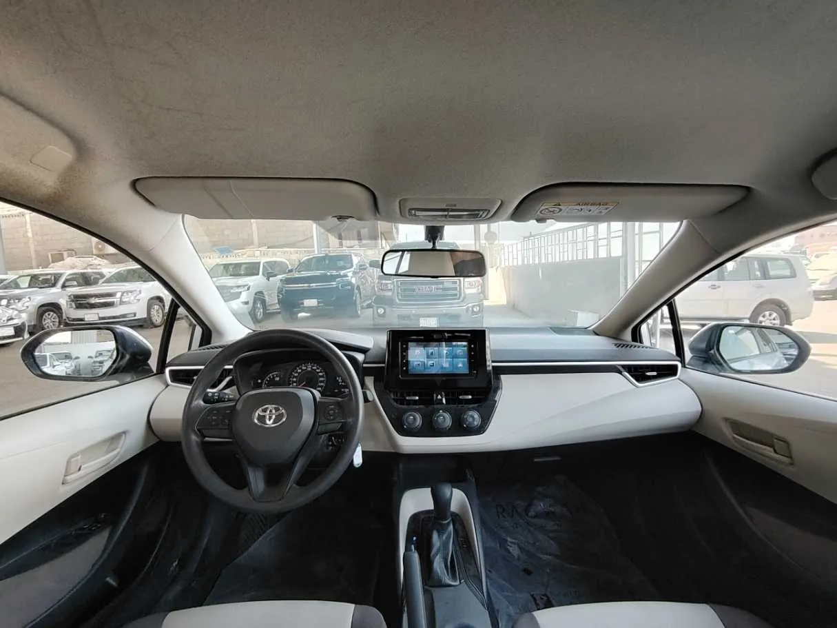 Car image 19