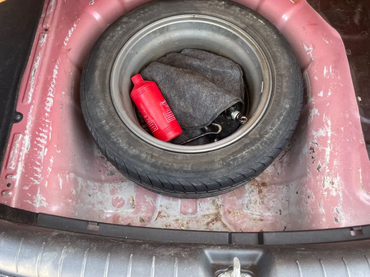 Car image 24