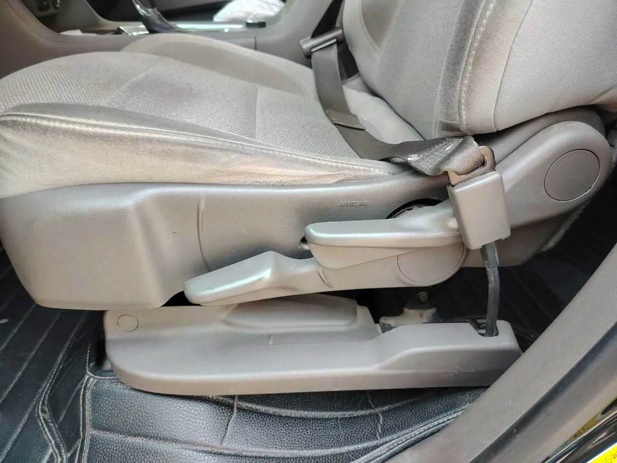 Car image 36
