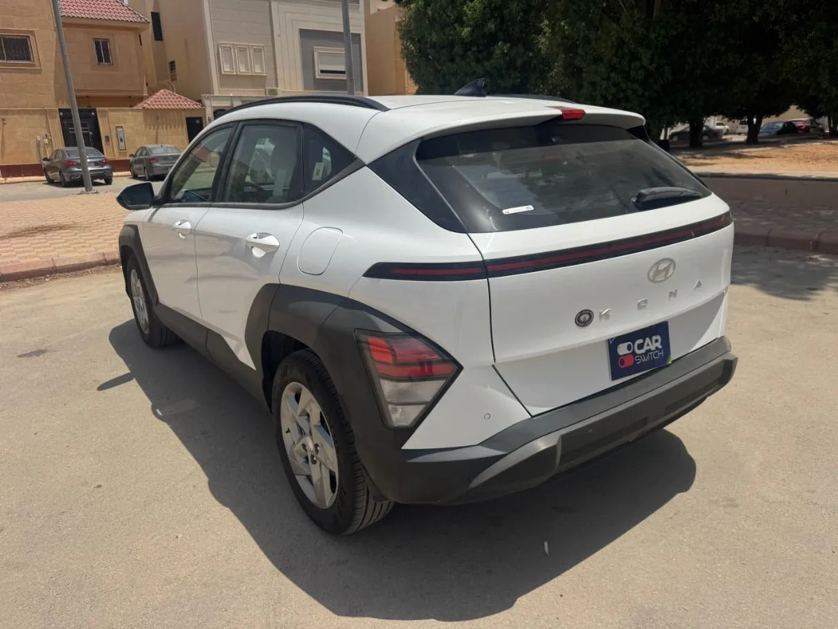 Car image 7