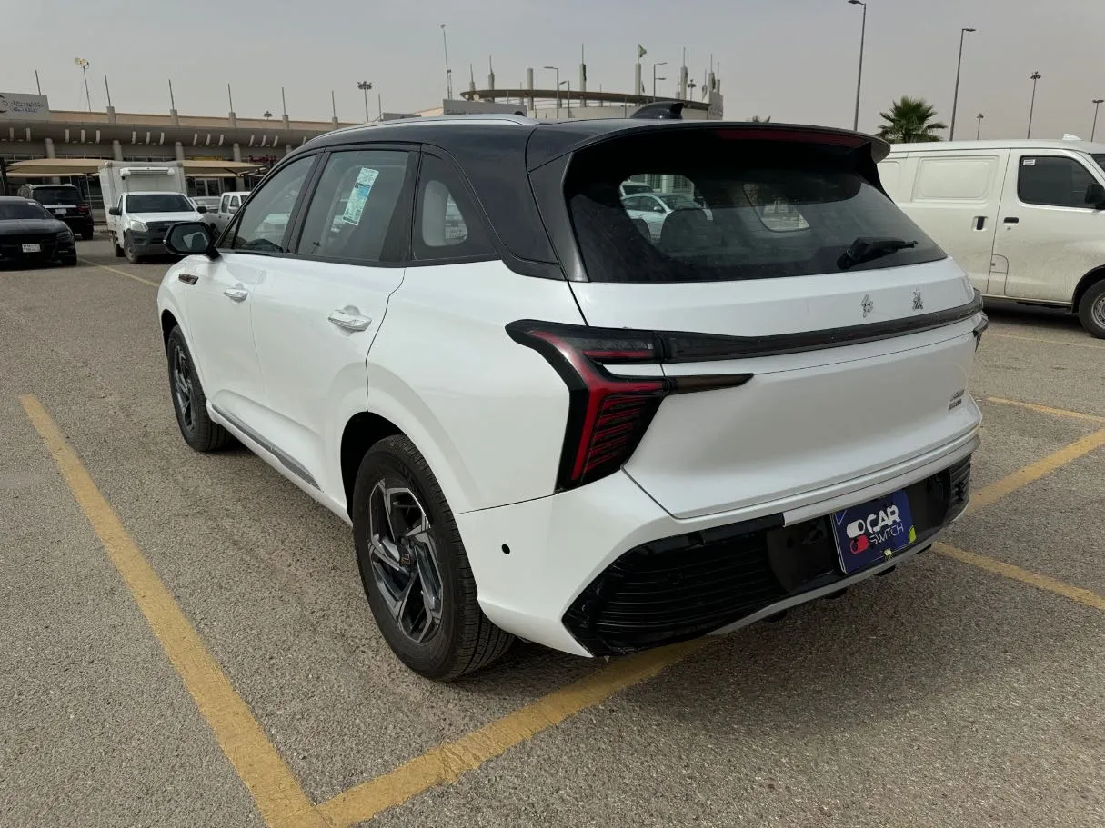 Car image 7