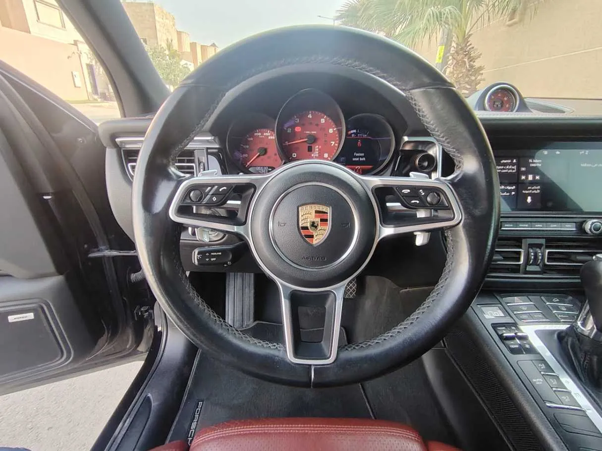 Car image 22