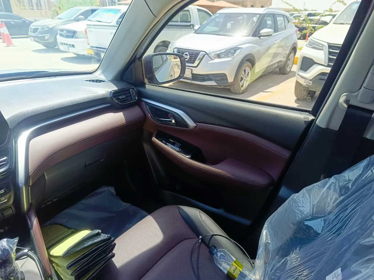 Car image 32