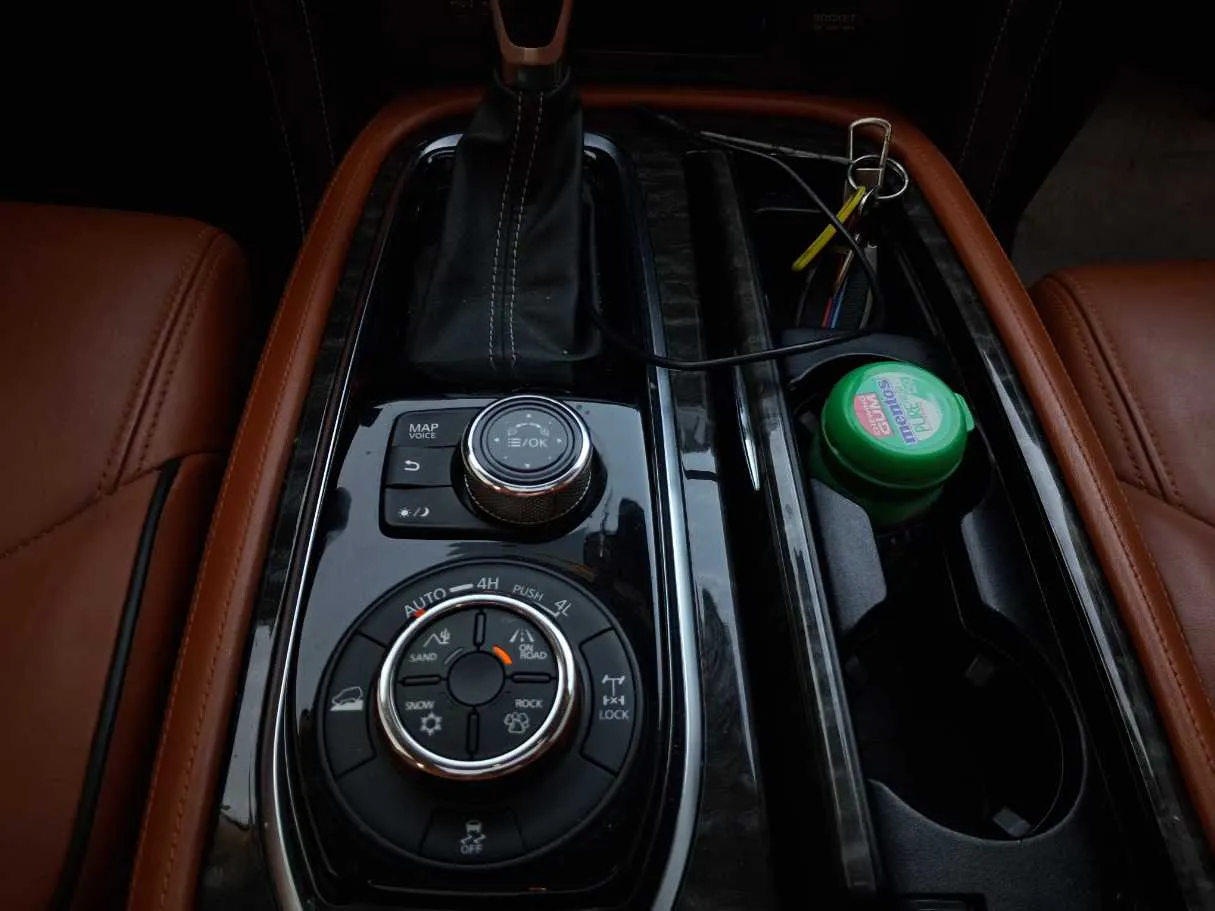 Car image 17