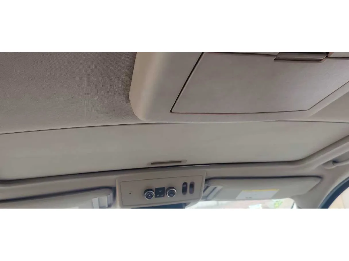 Car image 28