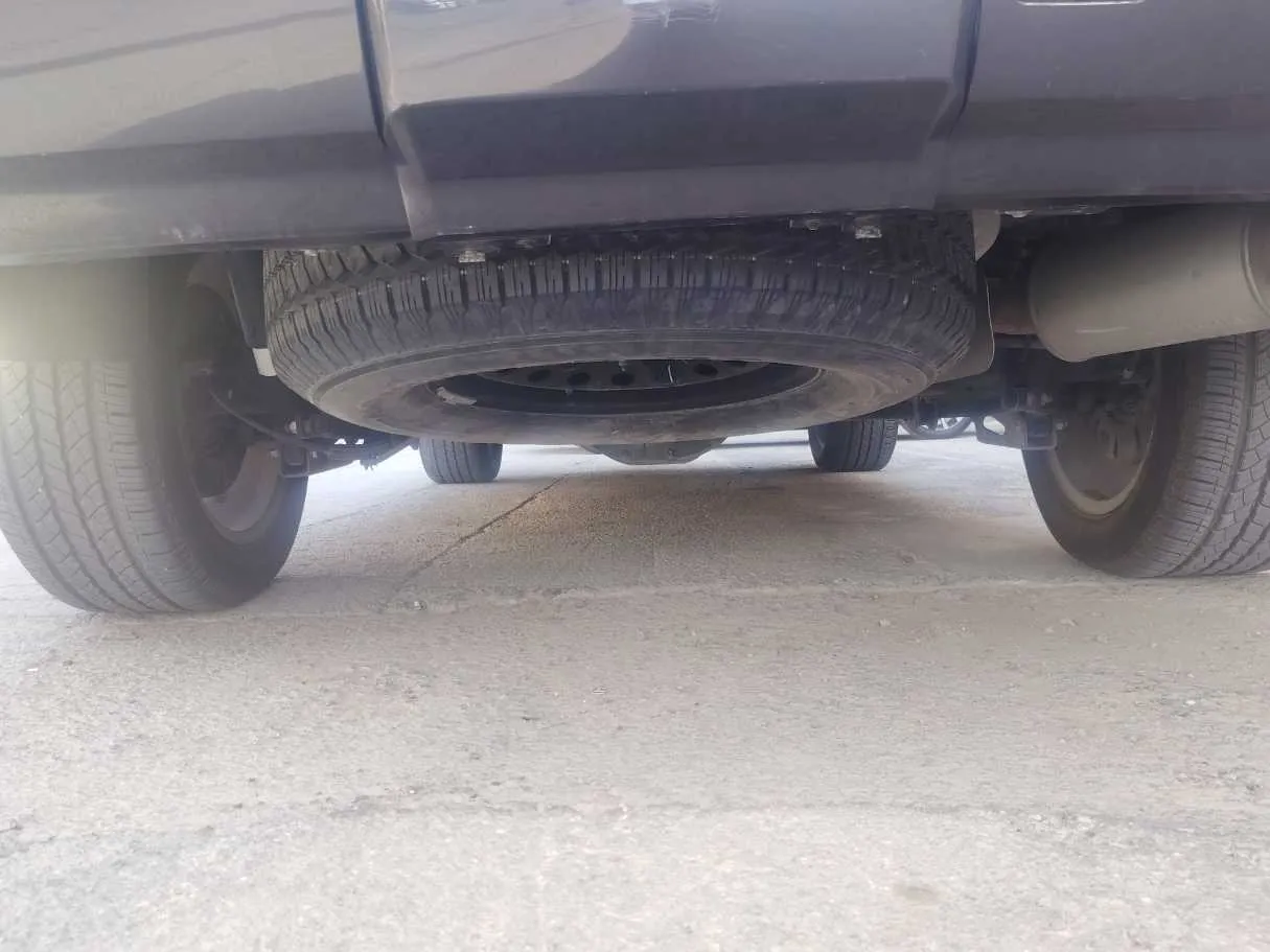 Car image 30