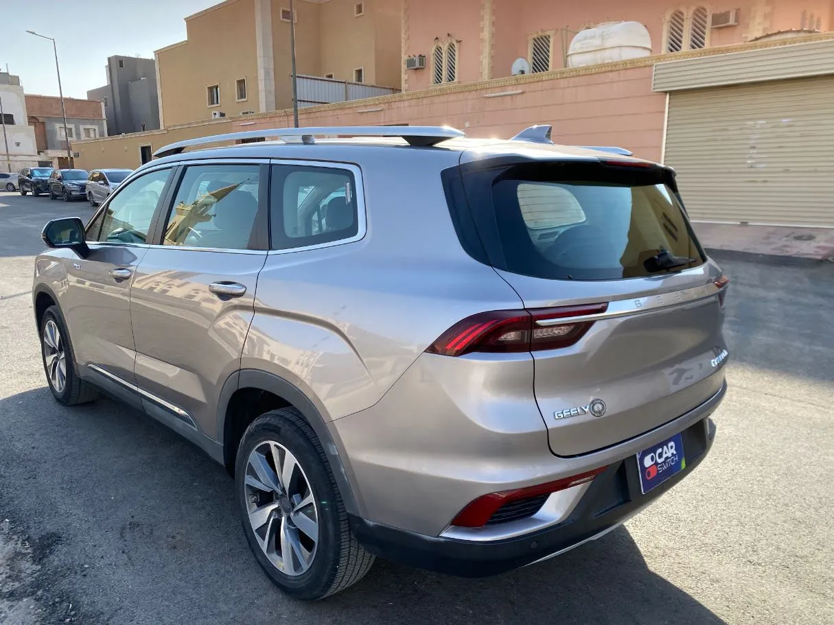 Car image 7