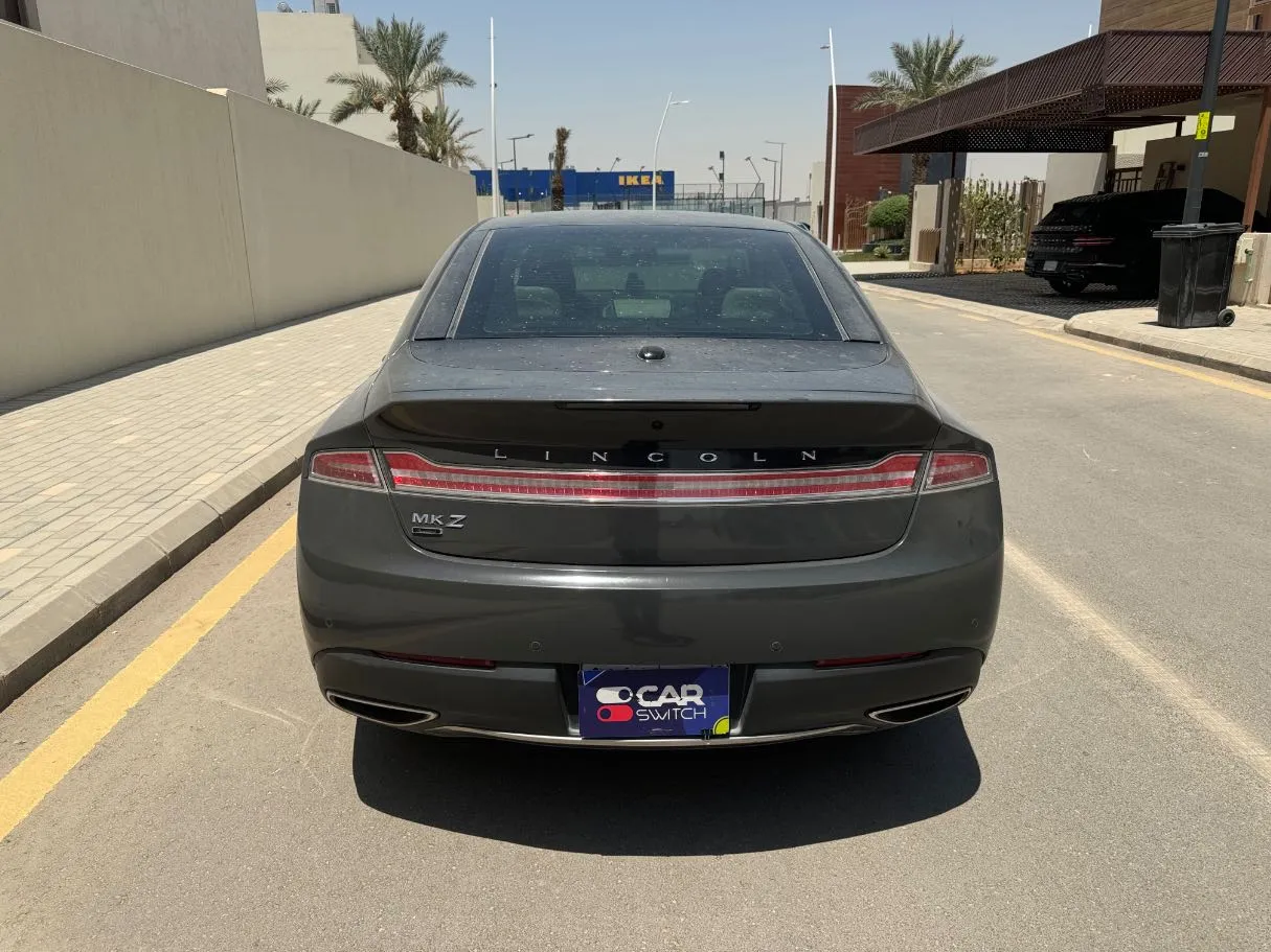 Car image 6