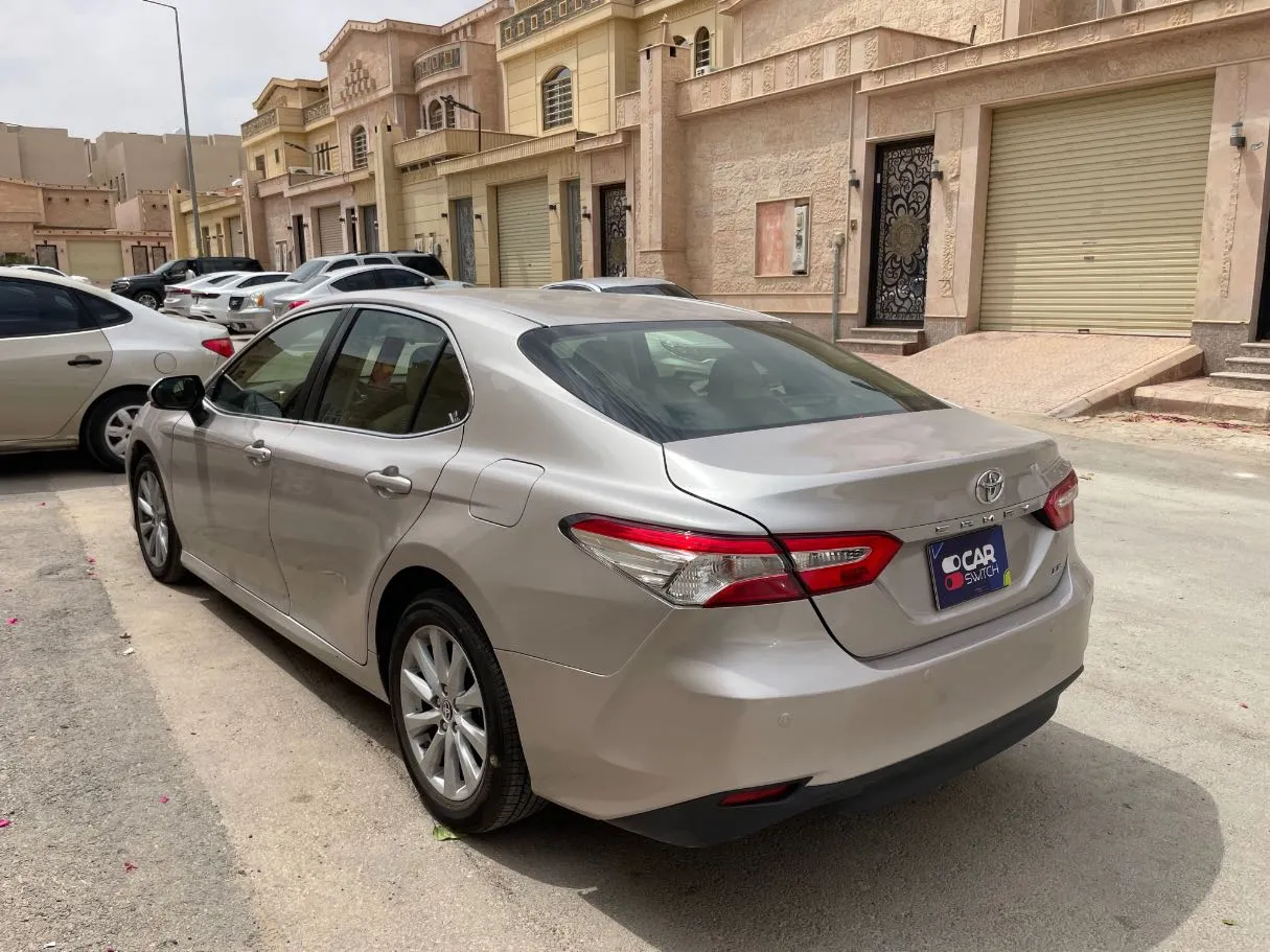 Car image 7