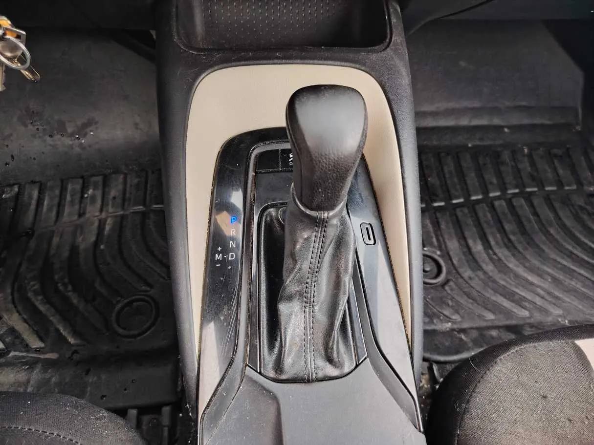 Car image 17