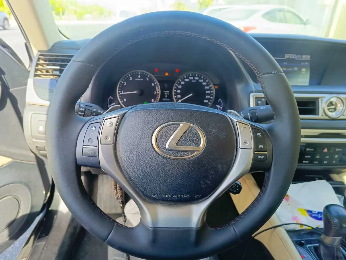 Car image 27