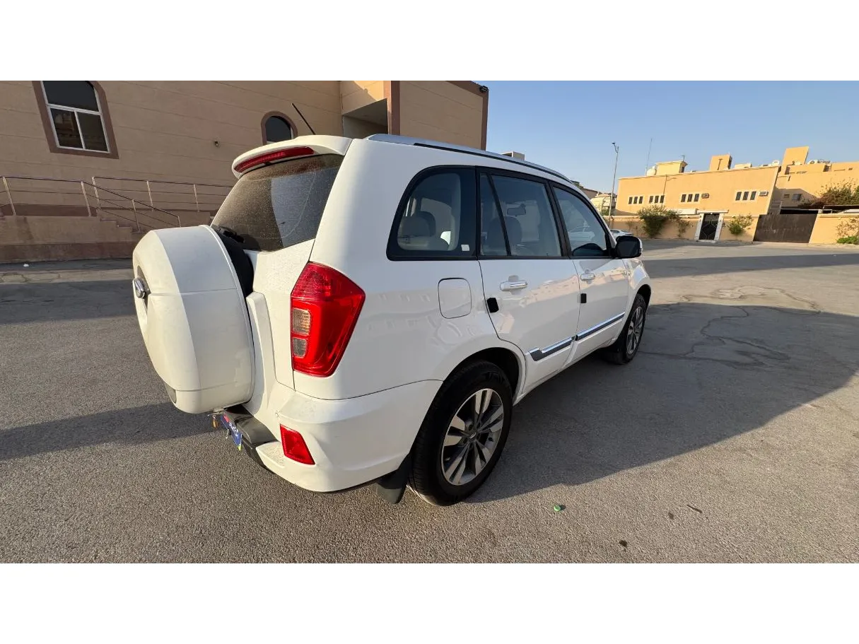 Car image 5