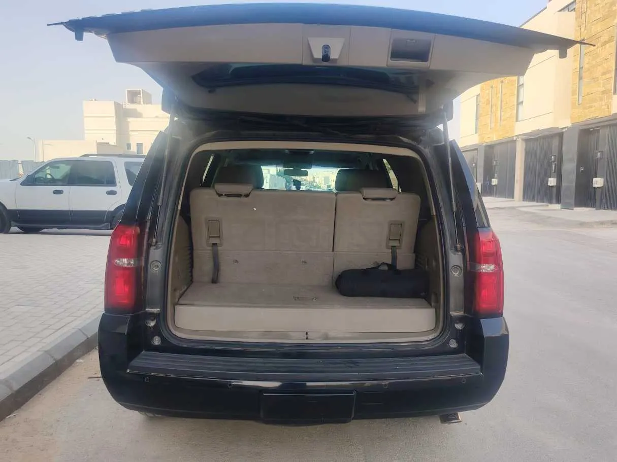 Car image 23