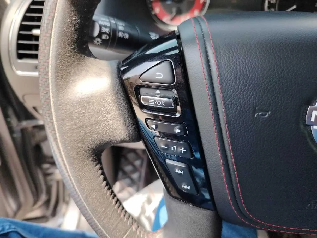Car image 35
