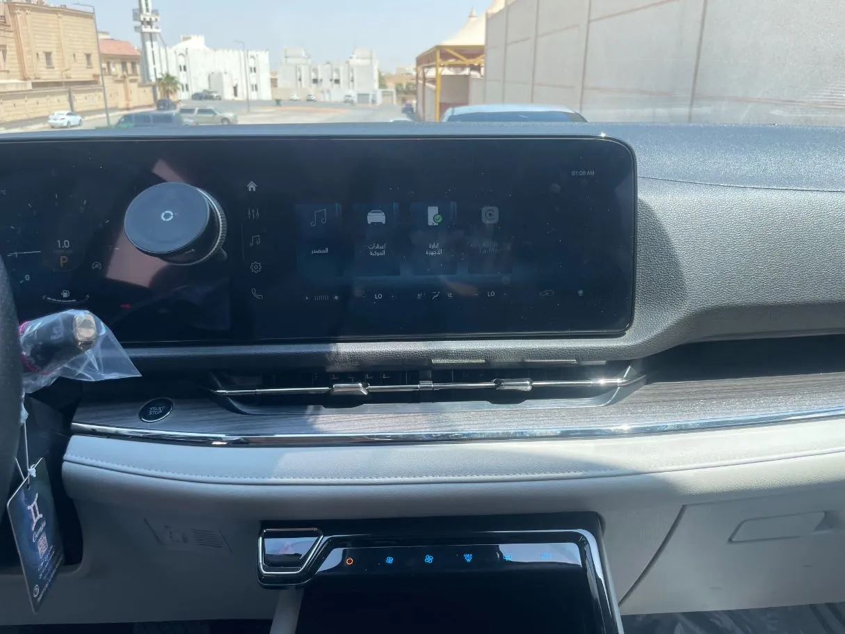 Car image 19