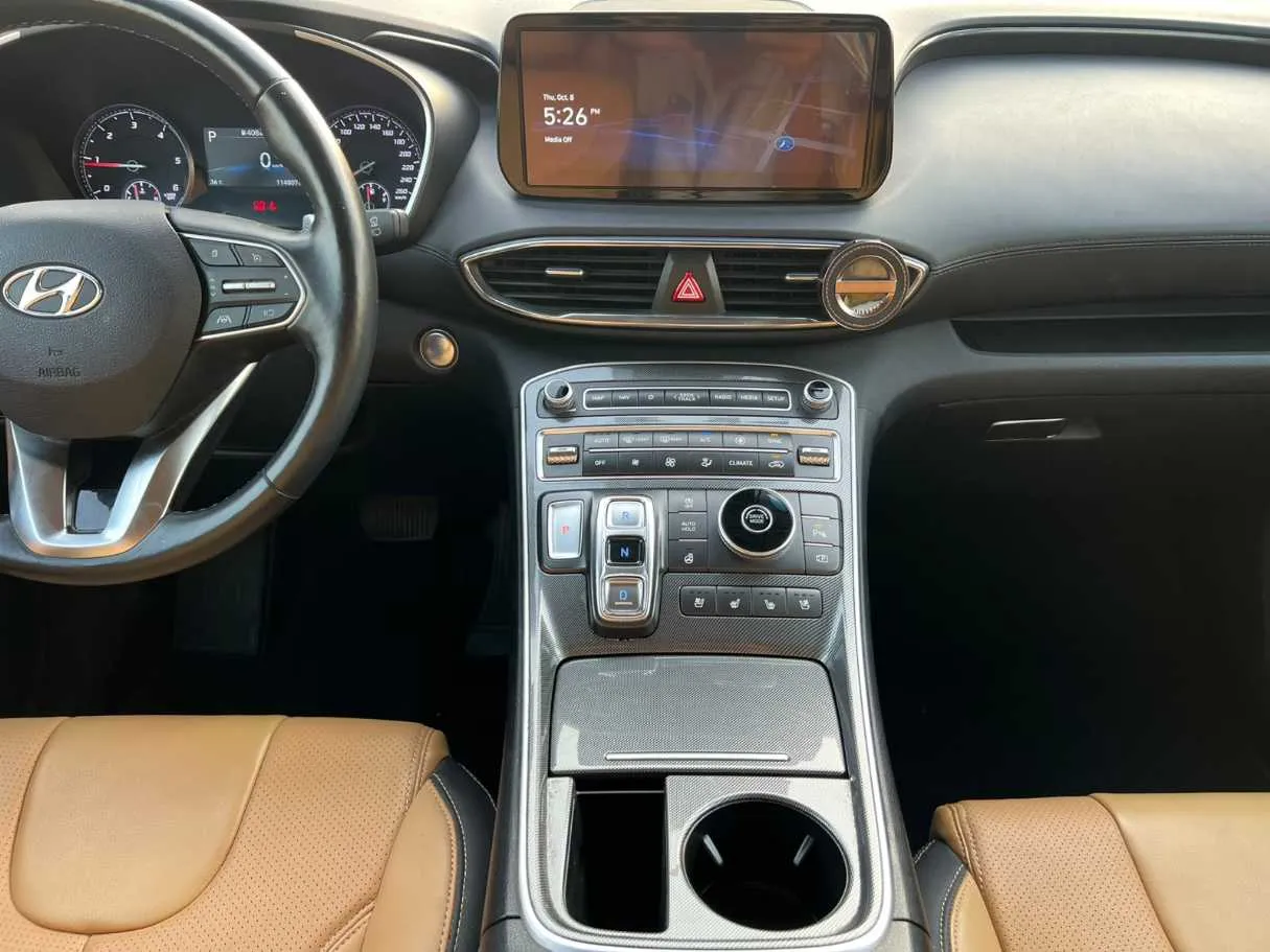 Car image 17