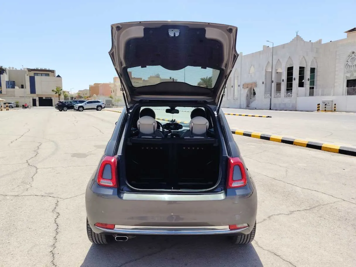 Car image 24