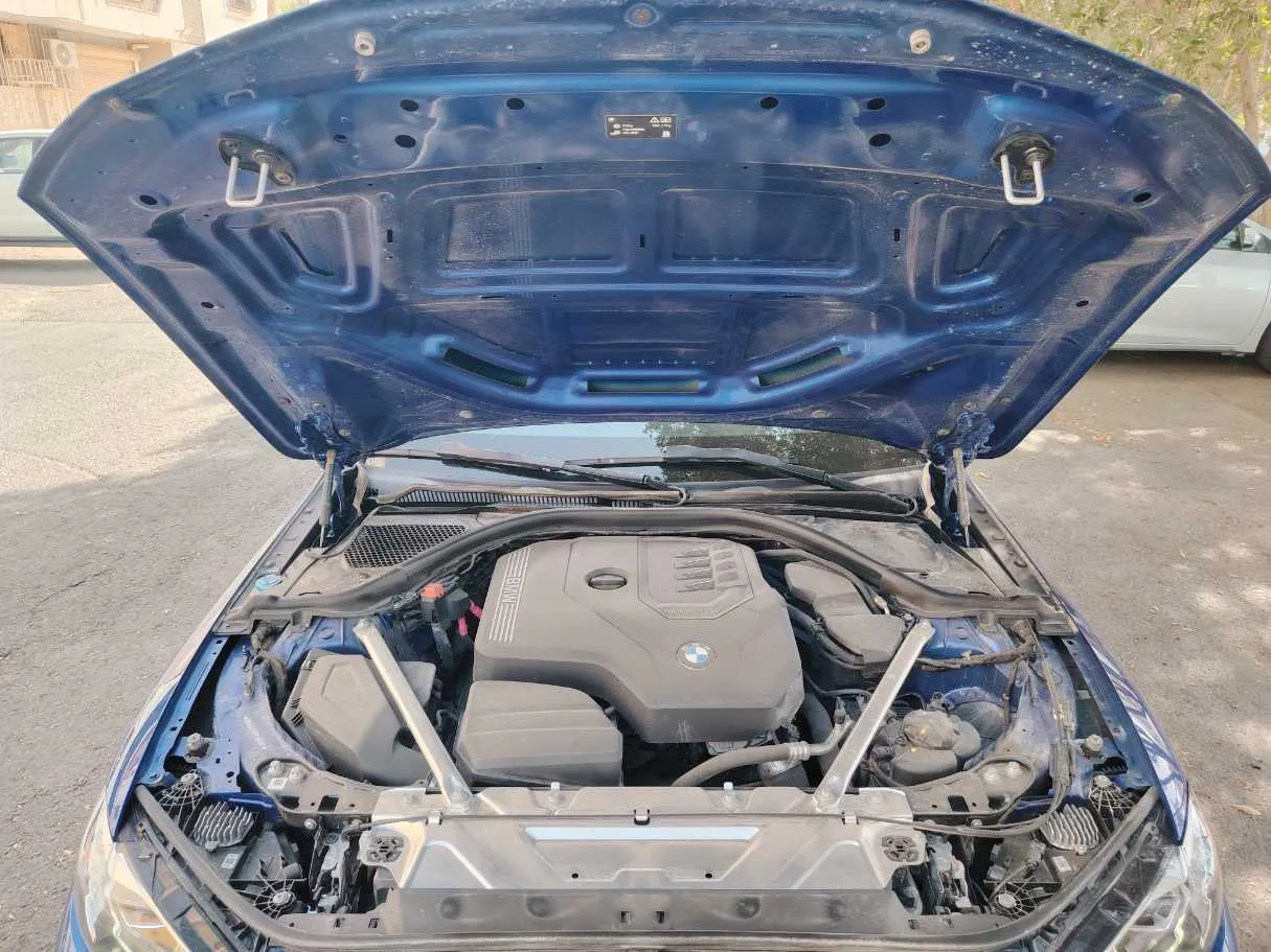 Car image 32