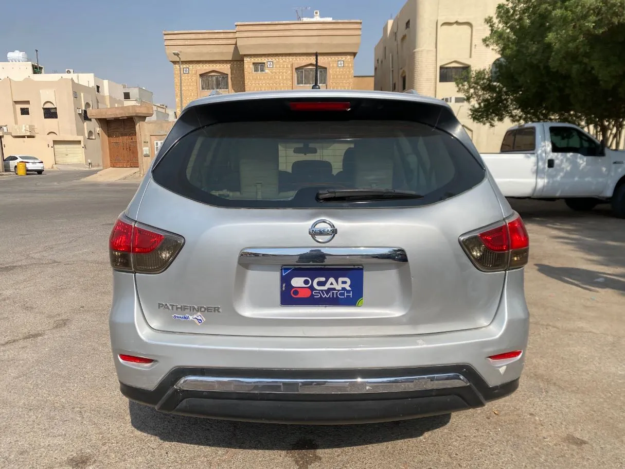 Car image 6