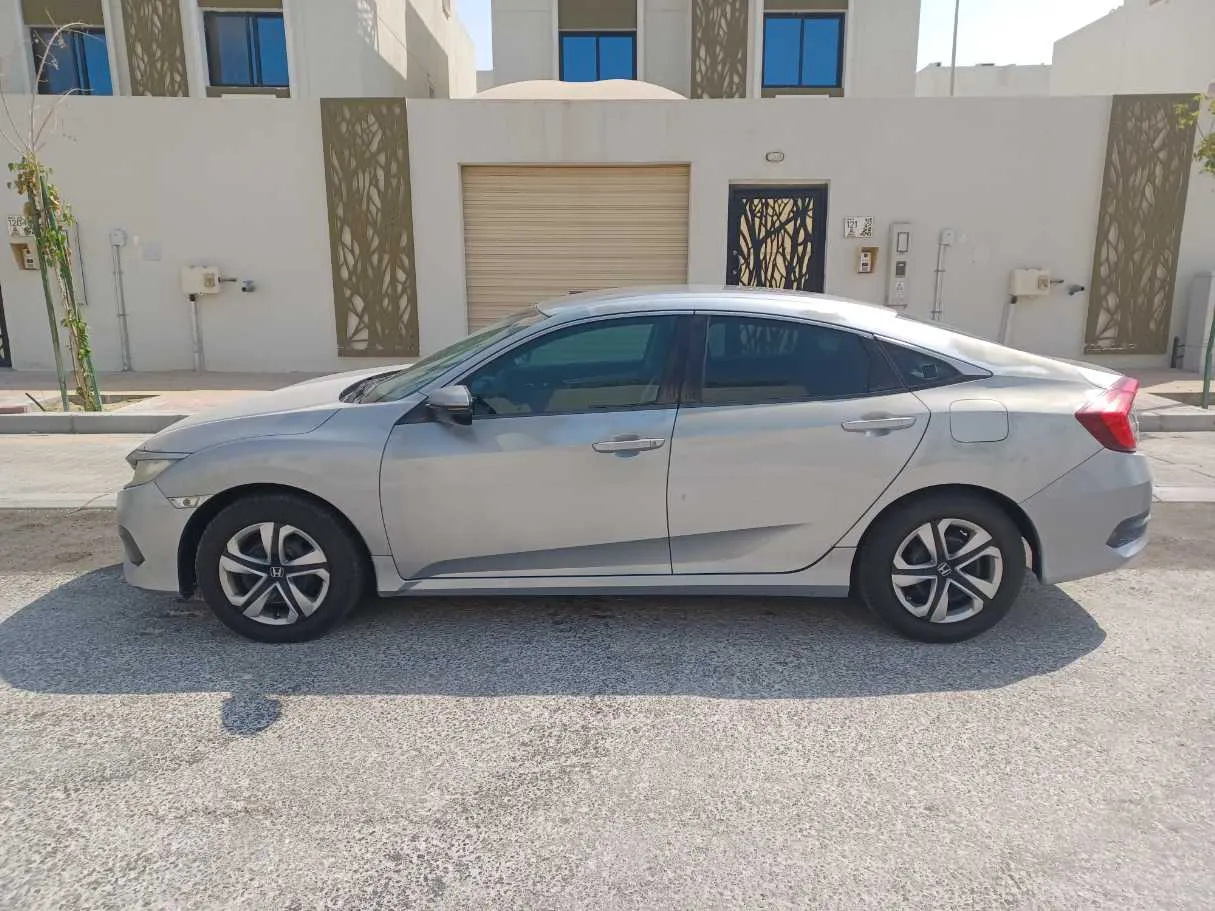 Car image 8