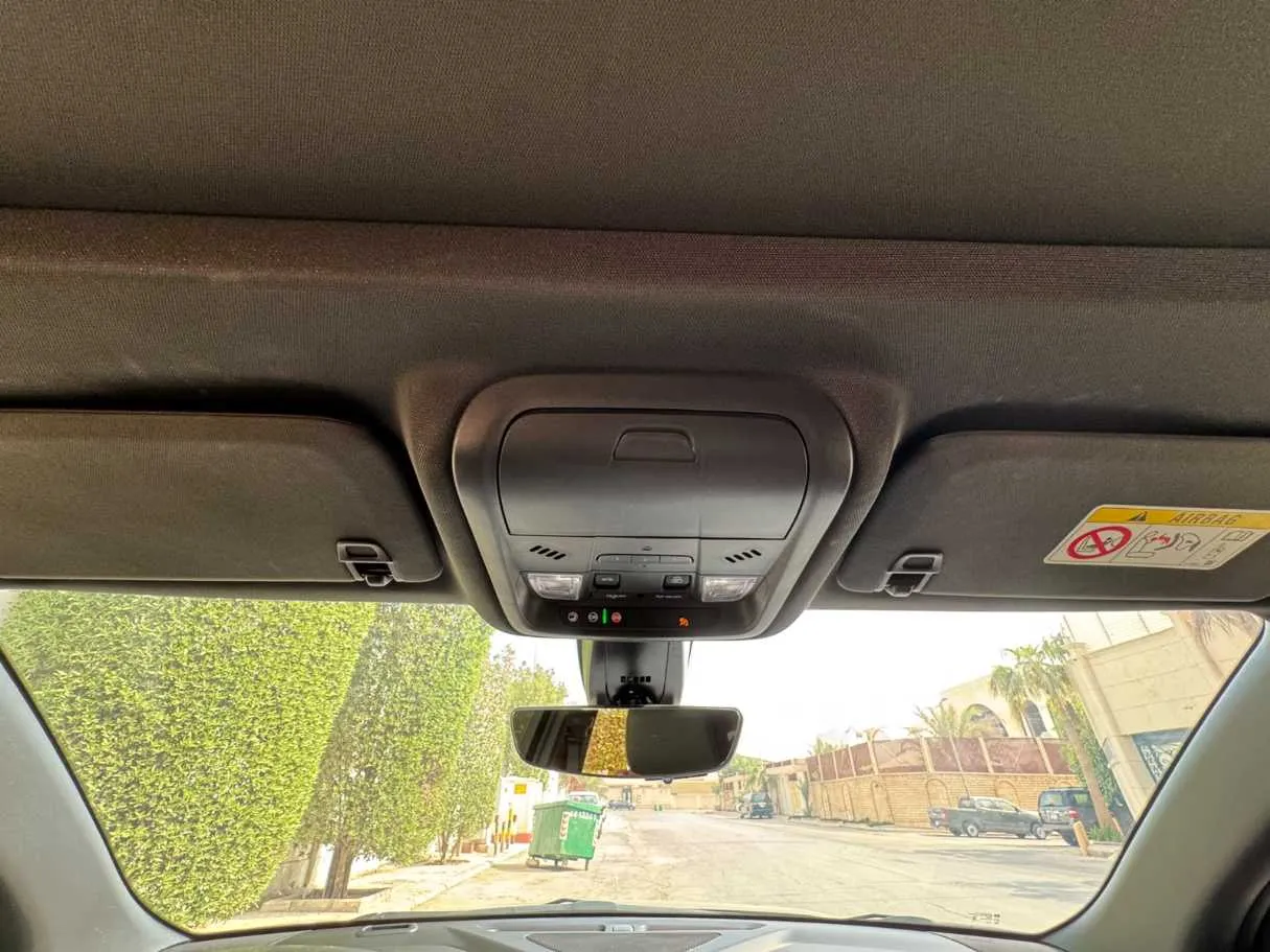 Car image 23