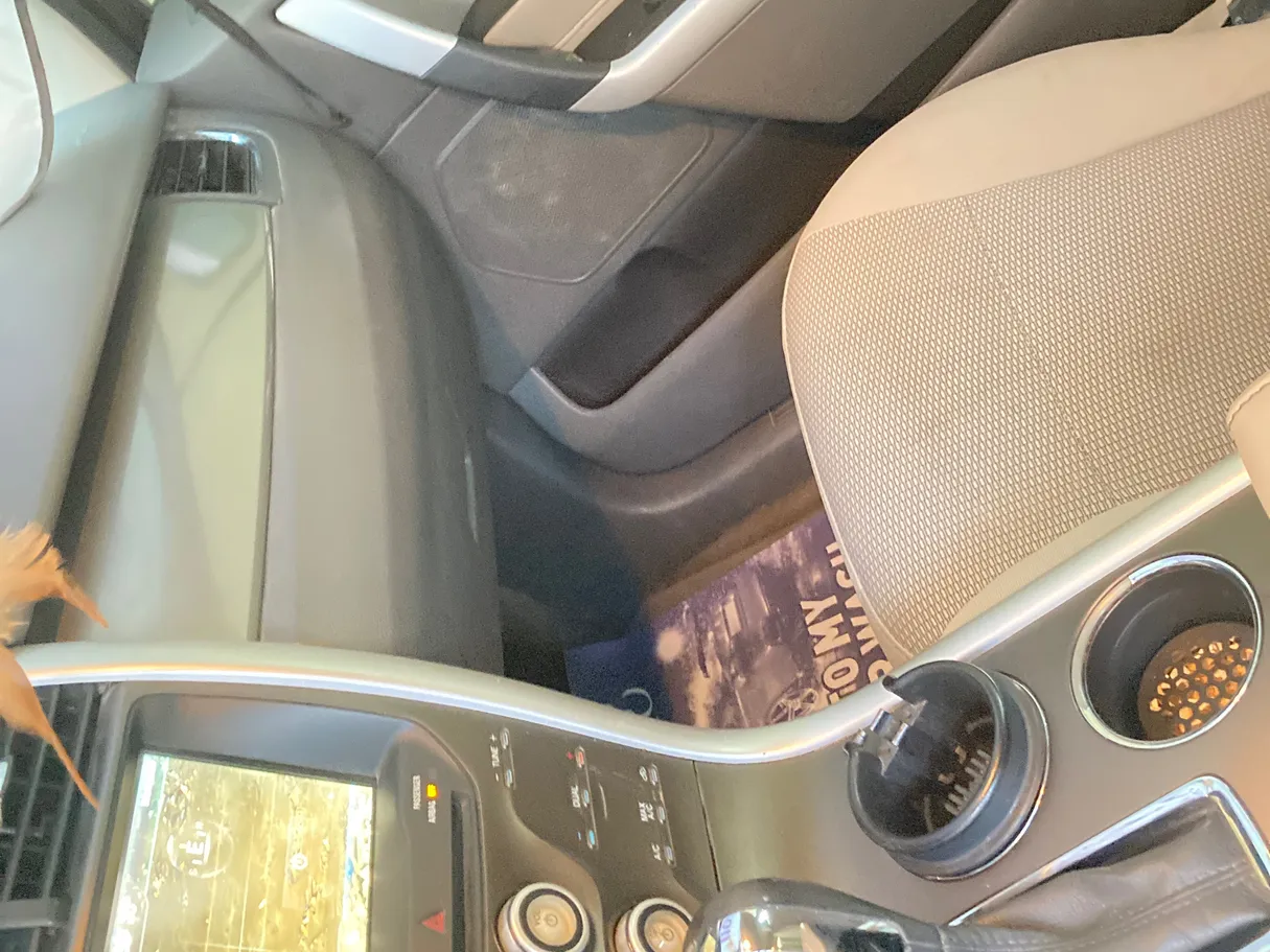 Car image 3